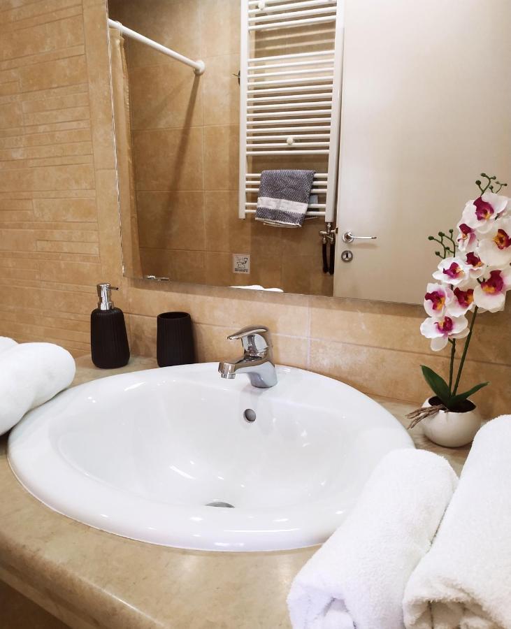 Myrthe Apartments 米尔托斯 外观 照片