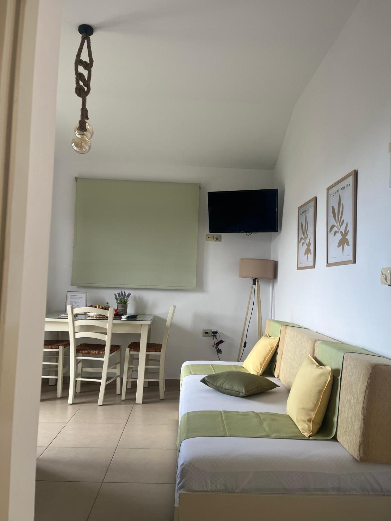 Myrthe Apartments 米尔托斯 外观 照片